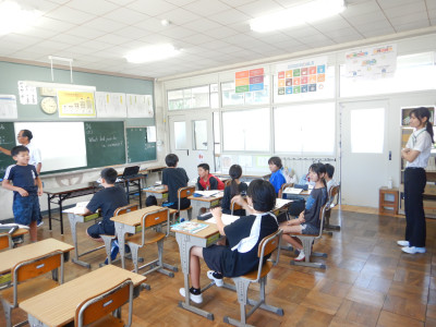6年生外国語科夏休みにあったことを話す (3)