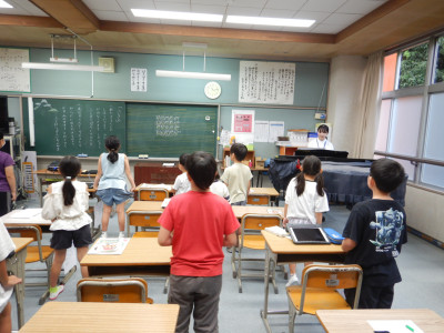 1･2･3年生音楽／鴨田夏海先生授業 (2)