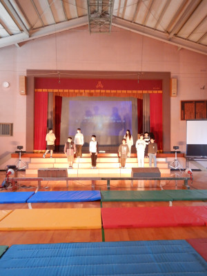 6年生学習発表会の練習 (1)