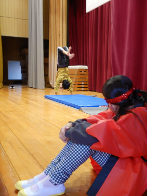 ２くみ、３くみ／お楽しみ会の練習 (4)