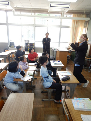 4年生外国語活動Purple cat (1)