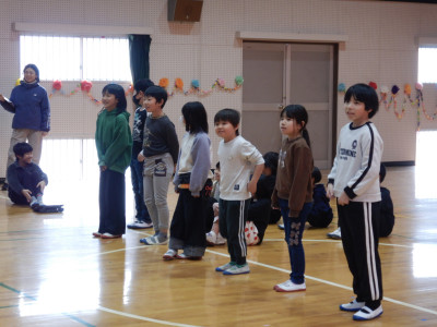 6年生を送る会　2・3年生出し物 (4)