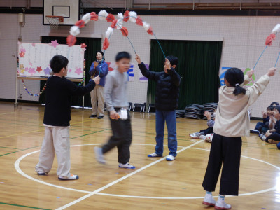 6年生を送る会　退場 (7)