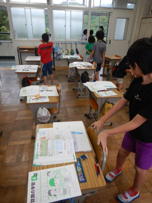 5年生椅子がきっちり入る (1)