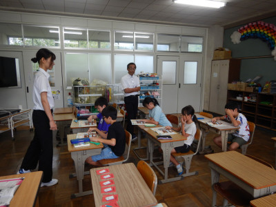 4年生外国語活動／菊池美咲先生授業 (7)