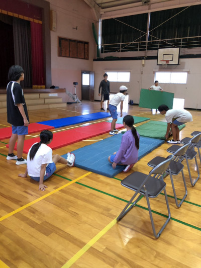 体育館準備 (1)