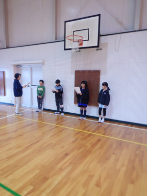 2・3年生学習発表会の練習 (2)