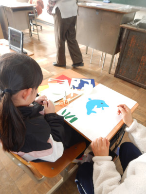 1年生図画工作切り絵 (1)