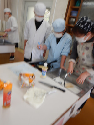 6年生家庭科パンケーキ作り (3)